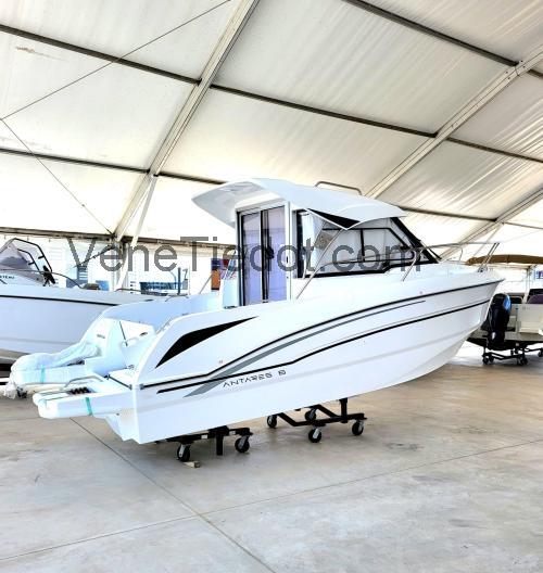 Tekniset tiedot ja arvostelut